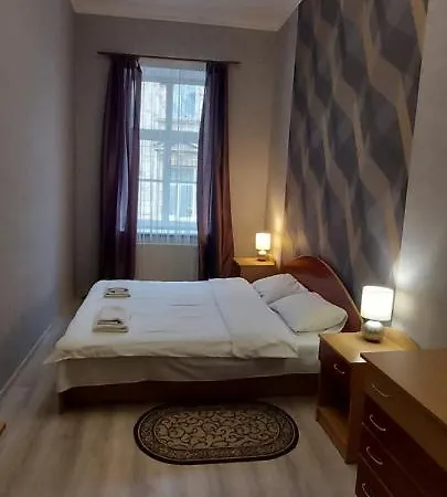 Apartment 2 Bedroom On Tomashivskogo Street 7 *