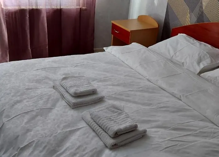 2 Bedroom On Tomashivskogo Street 7 Apartment *