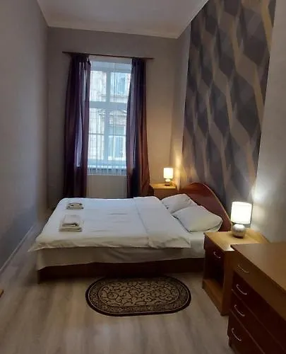 Apartamento 2 Bedroom On Tomashivskogo Street 7 *