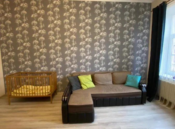 Apartamento 2 Bedroom On Tomashivskogo Street 7 *